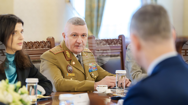 Румънското население трябва да бъде готово да подкрепи военни усилия, заяви началникът на Генералния щаб на отбраната на страната