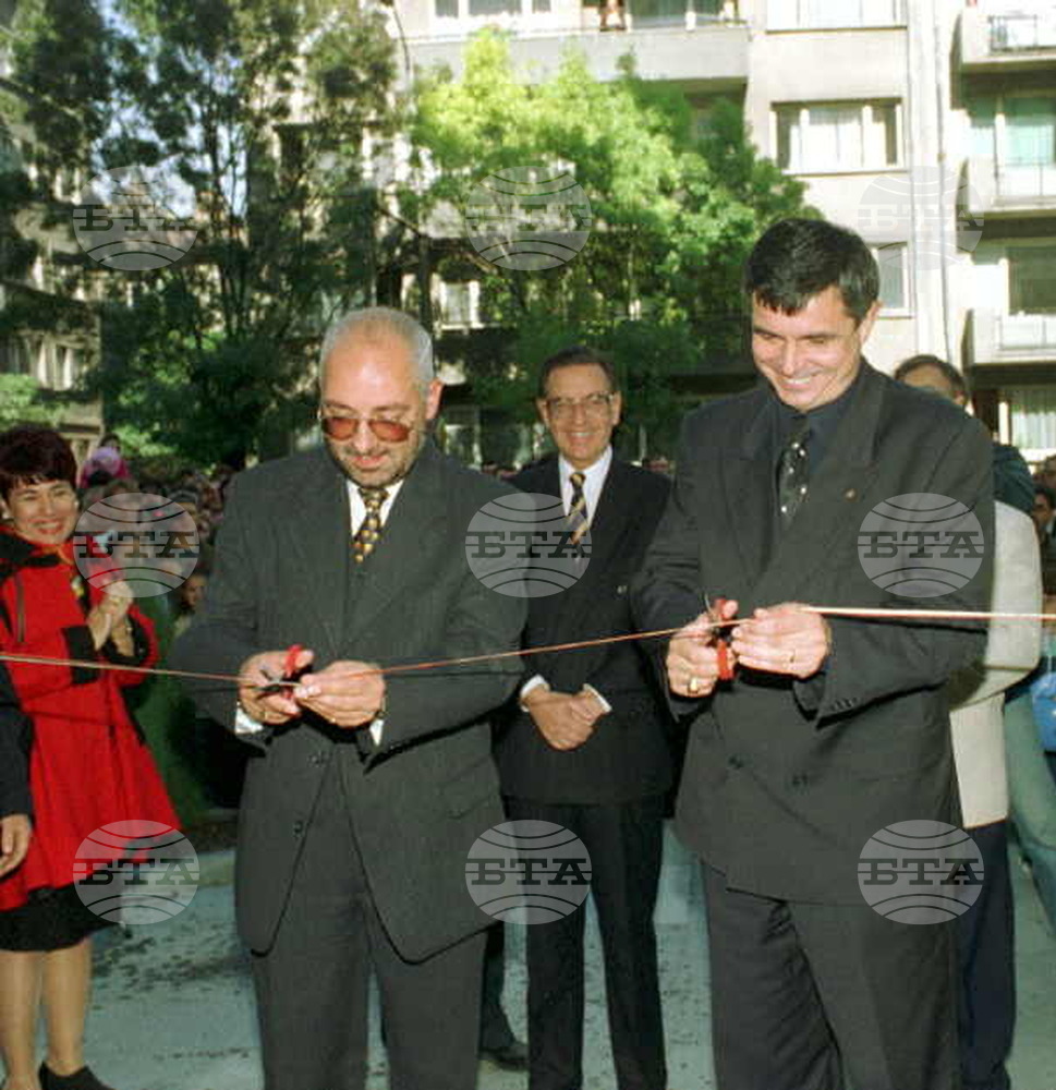 January 21, 2026: Darik Radio Goes on Air 33 Years Ago