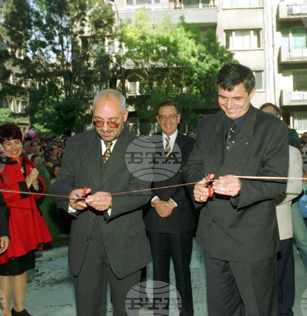 January 21, 2026: Darik Radio Goes on Air 33 Years Ago