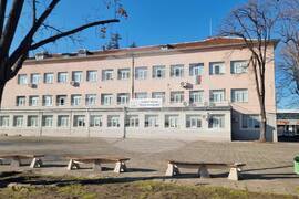 Пловдив - ОУ "Васил Петлешков"- физкултурен салон