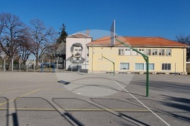 Пловдив - ОУ "Васил Петлешков" - физкултурен салон