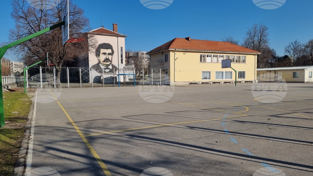 Пловдив - ОУ "Васил Петлешков" - физкултурен салон