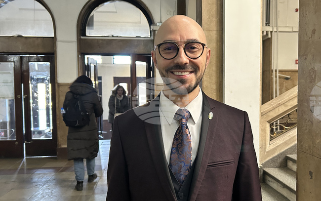 Липсата на желание за работа и спадът на мотивация са признаци за бърнаут при медиците, каза доц. Момчил Баев от Нов български университет