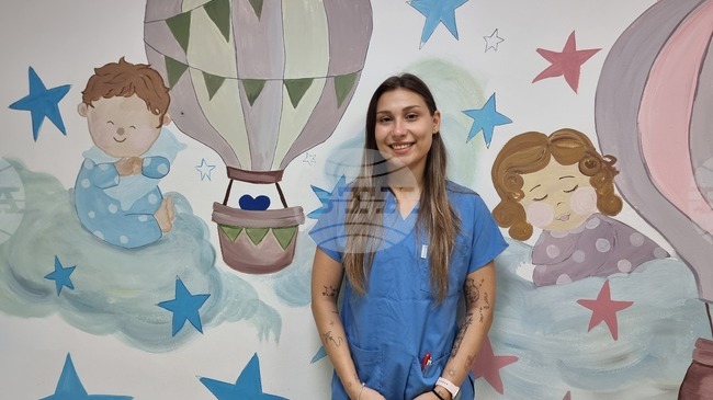 Професията ми дава възможност да съм част от най-вълшебния момент за една жена – раждането на детето й, казва акушерката Виктория Андреева