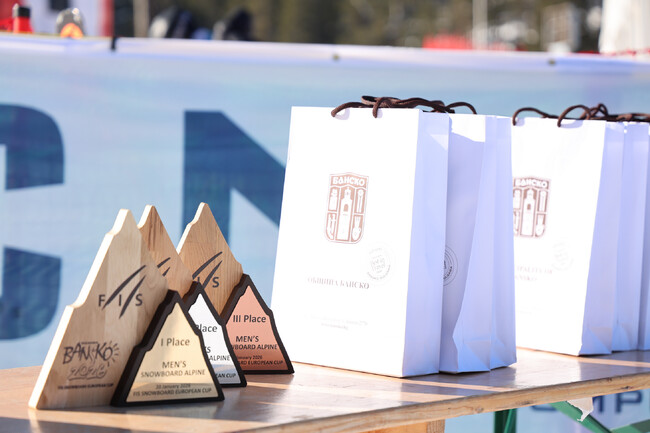 Ски-курорт номер 1 Банско ще отбележи днес световния ден на снега с уникално предложение за най-малките любители на белите спортове