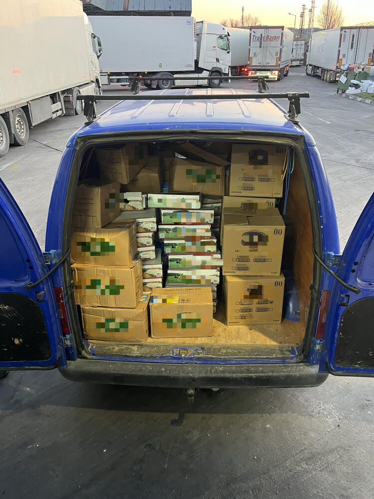 Иззети са 792 кг стоки от животински произход без документи на „Капитан Андреево“