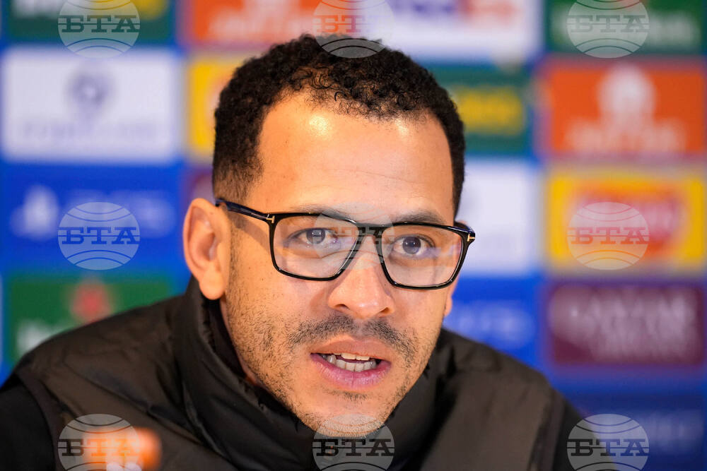 Мениджърът на Челси Лиъм Росиниър заяви, че няма смисъл да се обсъждат „нереалистични“ информации относно преминаването на Коул Палмър в Манчестър Юнайтед