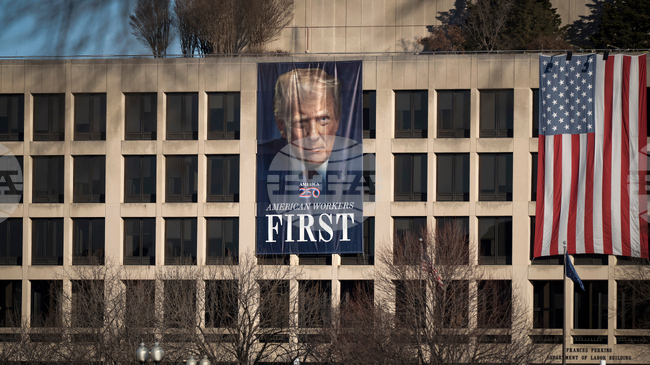 Първата година от втория мандат е увеличила богатството на Тръмп с 2,7 млрд. долара, изчислява „Форбс“ 