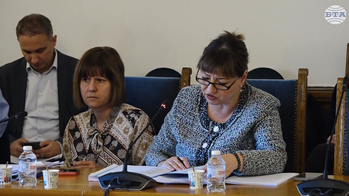 Правната комисия продължава да разглежда на второ четене промените в Изборния кодекс, но без гласуване на текстовете