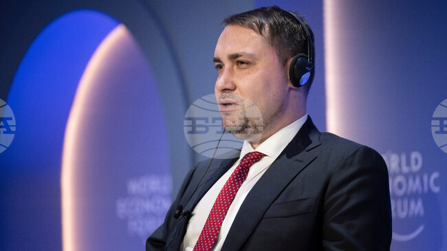 Украинската делегация за тристранните мирни преговори замина за Женева