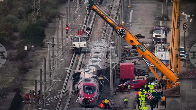 Броят на жертвите на влаковата катастрофа в Южна Испания нарасна до 46