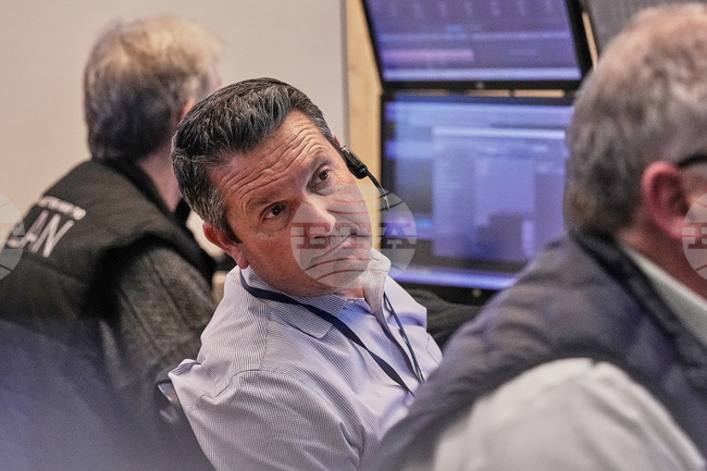 Търговията на Уолстрийт започна с растеж и на трите водещи индекса, във фокуса на инвеститорите е речта на президента Тръмп в Давос