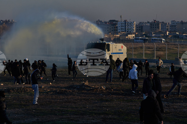 Международната федерация на журналистите осъди инцидент на турско-сирийската граница, при който е простреляна журналистка 