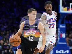 Suns 76ers Basketball