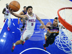 Suns 76ers Basketball