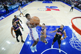 Suns 76ers Basketball