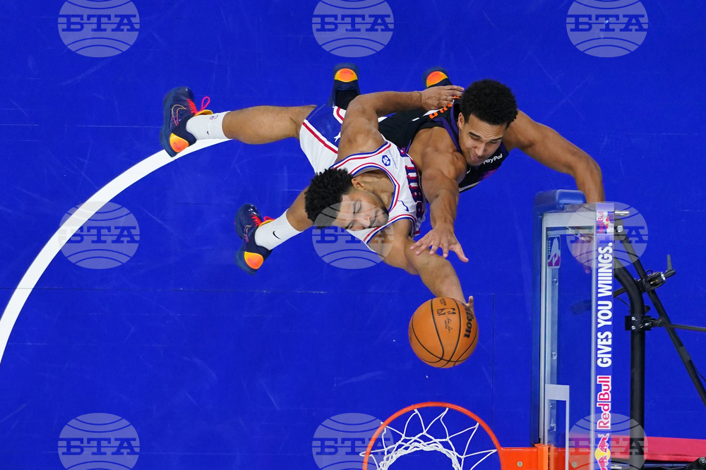 Suns 76ers Basketball