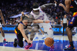 Suns 76ers Basketball
