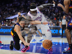 Suns 76ers Basketball