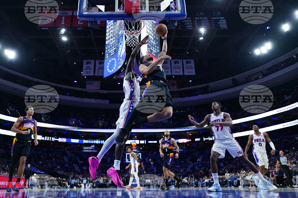 Suns 76ers Basketball