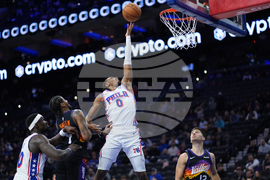 Suns 76ers Basketball