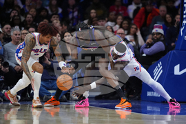 Suns 76ers Basketball