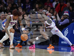 Suns 76ers Basketball