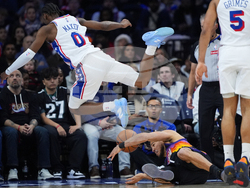 Suns 76ers Basketball