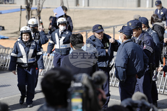 Убиецът на бившия японски премиер Шиндзо Абе беше осъден на доживотен затвор