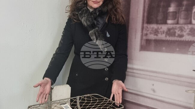 За работата на бабите и първата дипломирана практикуваща акушерка у нас разказва Музеят на медицината във Варна