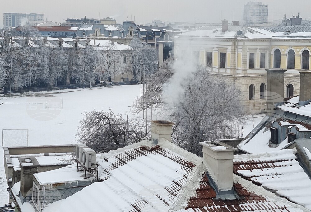 Температура от минус 12,3 градуса е измерена в Русе, БЧК предоставя топла супа и хранителни пакети на бездомни