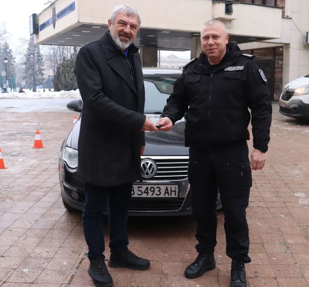 Жандармерията в Русе получи автомобил от областния управител Драгомир Драганов