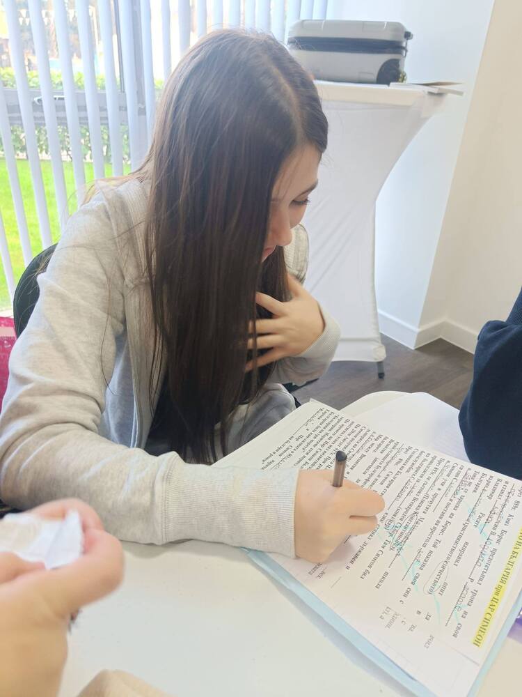 Ученици от Българското училище „Св. Климент Охридски“ в Лутън, Англия, учиха за България по времето на цар Симеон Велики