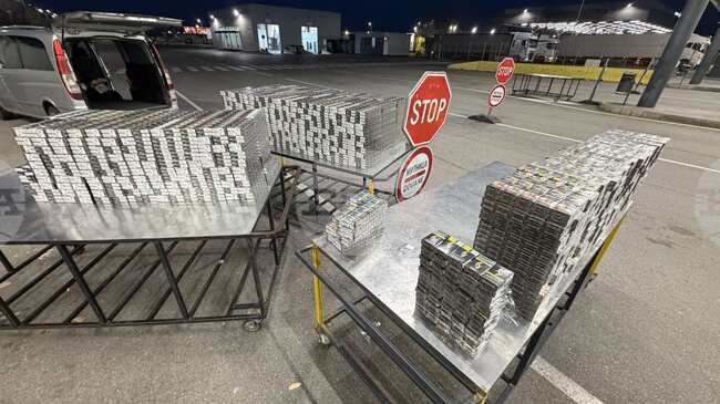 Митничари откриха 10 790 кутии контрабандни цигари в лек автомобил на "Капитан Андреево"