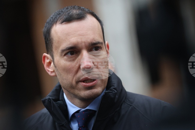 Единствена проблемна зона с боклука към момента е район „Изгрев“, каза кметът на София Васил Терзиев