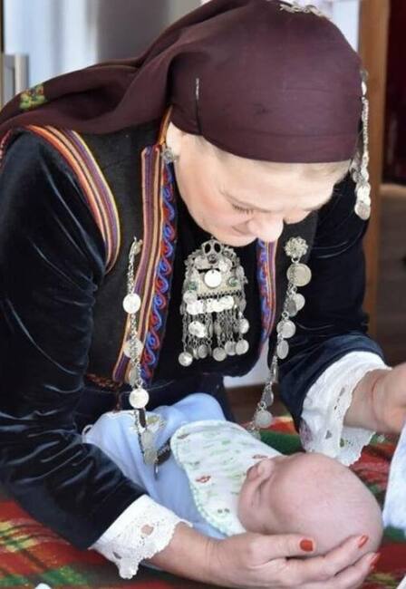 Българо-швейцарската асоциация „Канатица“: Ако имате баба, прегърнете я и я целунете