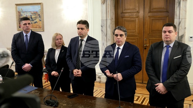 Управляващите правят атентат срещу изборния процес, заявиха от „Продължаваме промяната-Демократична България“