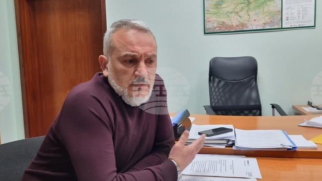 С повишението на температурите може да започне поетапното спиране на линията за ПДЧ в „Кроношпан“, каза директорът на РИОСВ – Велико Търново