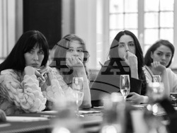 Режсьорката Диана Добрева поставя „Малката Англия“ в Народния театър, снимка – Народен театър/ Стефан Здравески