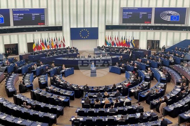 Председателят на ЕК Урсула фон дер Лайен призова пред Европарламента за ускоряване на усилията за постигане на всестранна независимост на ЕС