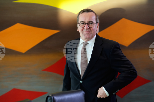 Борис Писториус изрази оптимизъм за перспективите за започване на съвместна мисия на НАТО в Гренландия