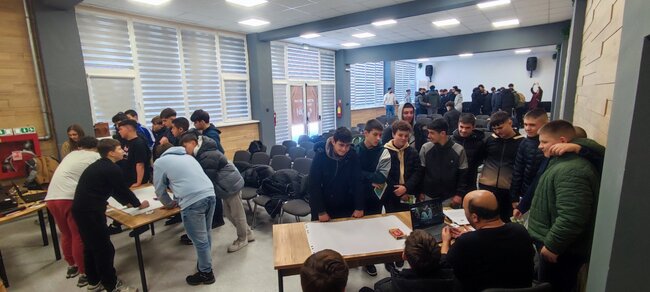 Проведена инициатива на тема: "От конфликт към разбирателство, пътят на младите" 