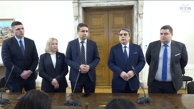 Управляващите правят атентат срещу изборния процес, заявиха от „Продължаваме промяната-Демократична България“