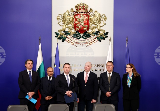 Споразумение за участие на държавата чрез БЕХ в проучването на нефт и природен газ в блок „Хан Аспарух“ в Черно море беше подписано в Министерски съвет