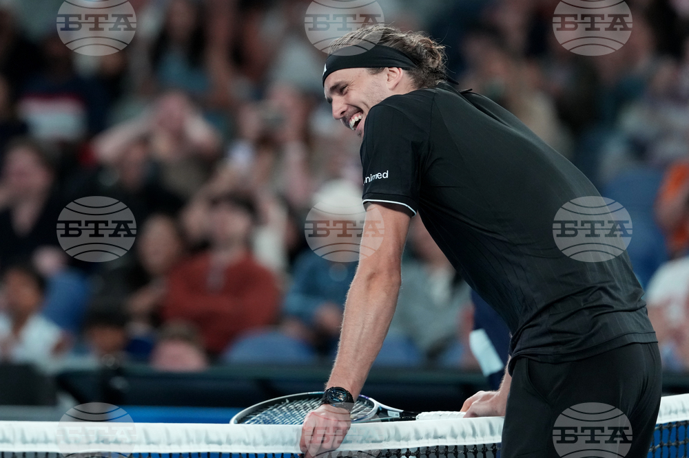 Зверев тренира за мача с Нори в Мелбърн след проблем с крака