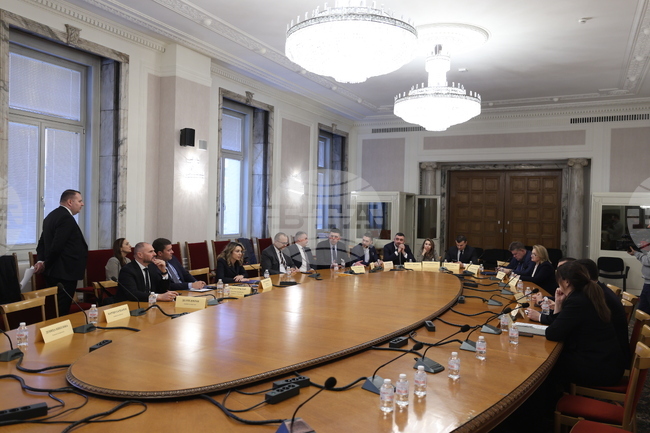 Заседанието на Комисията по енергетика в НС не се състоя заради липса на кворум