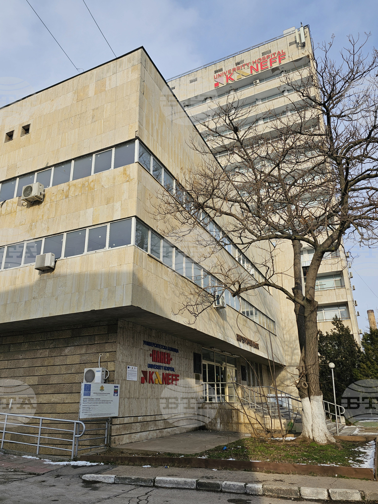 Трима младежи са в интензивното хирургично отделение на Университетска болница „Канев“ след катастрофата на пътя Русе – Червена вода