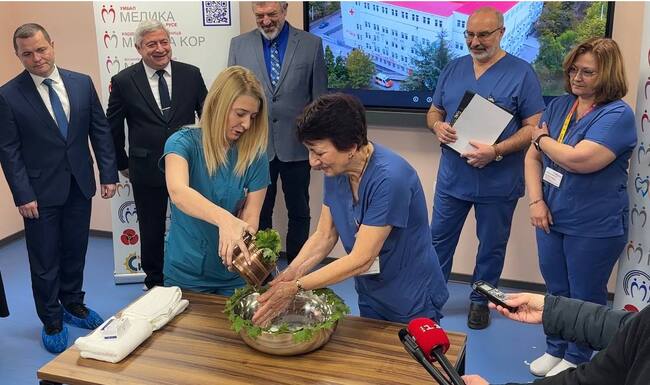 Русе отбеляза Бабинден с ритуал и благодарност към медицинските специалисти