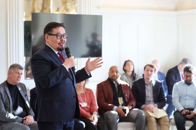 МОНЦАМЕ: В Монголия разработват асистент за учители, базиран на изкуствен интелект