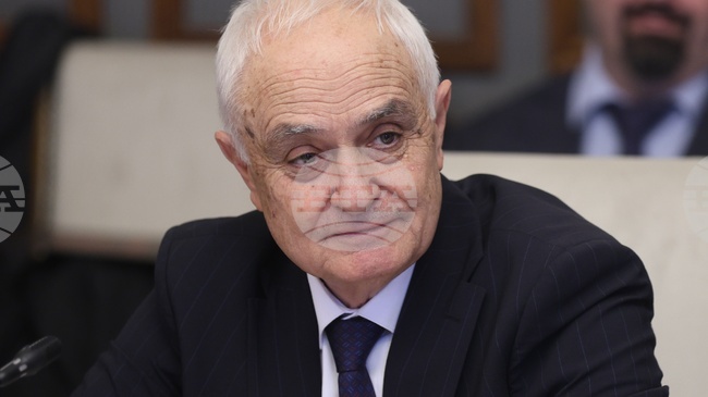 Не планираме участие на български военнослужещи в учение в Гренландия, каза министърът на отбраната в оставка Атанас Запрянов